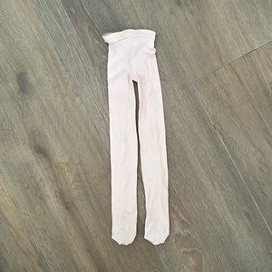 Carpezio girls tights. Size 8-10. Runs on the smaller side.